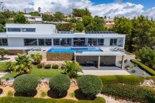 Hauptbild Exklusive Designvilla mit Pool und Panoramablick